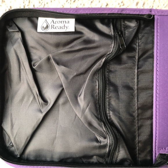 Essential oil Sample Case with Foam Insert (Holds 64 Vials) dōTERRA young living - Picture 4 of 5